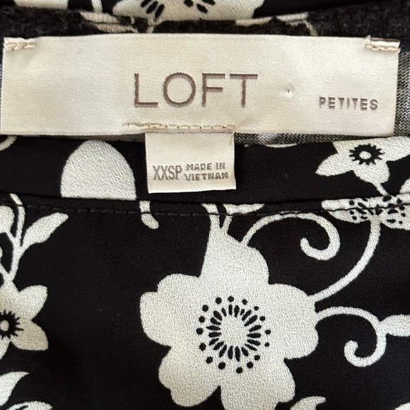 EUC Anne Taylor Loft Blouse - Picture 3 of 5